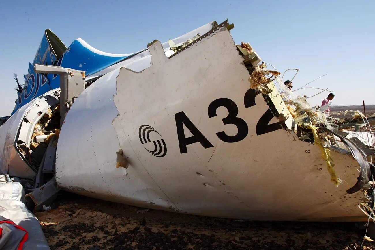 Крушение Airbus a321 Египет. Крушение Эирбас а 321 в егопите. Катастрофа a321 над Синайским полуостровом. Авиакатастрофа октябрь 2015