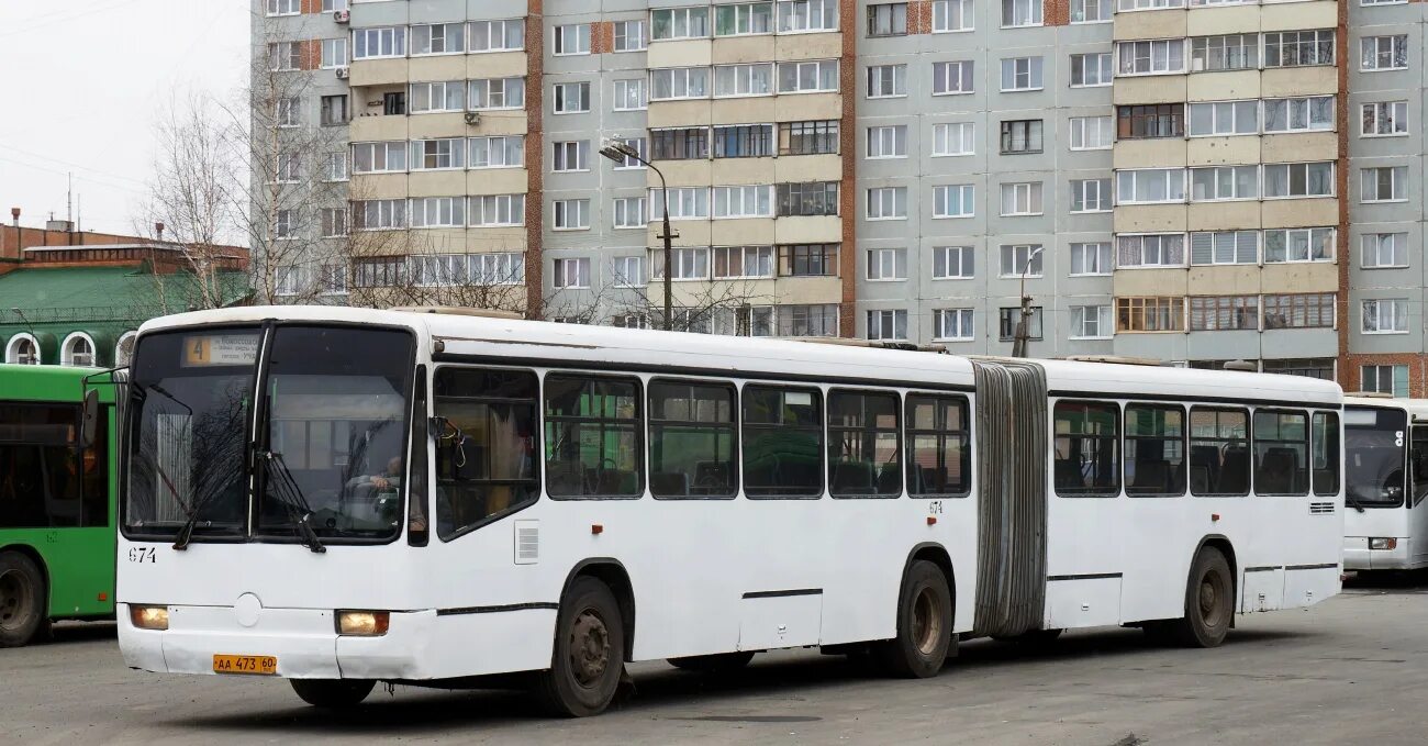 Рокоссовского автобусов псков. Псковский автобус подвижной состав. автобус мерседес городской. автобус псков 2010. маршрутка мерседес.