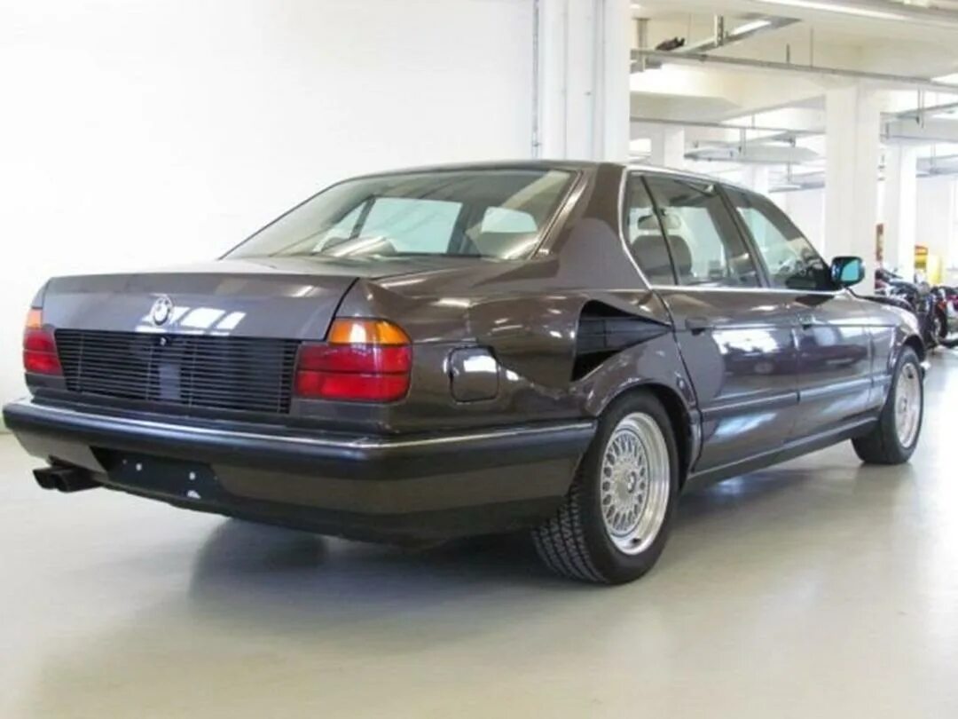 Бмв v16. BMW e32 v16. BMW 767il e32 Goldfish. BMW e32 v16 Goldfish. BMW 750il e32 Goldfish.