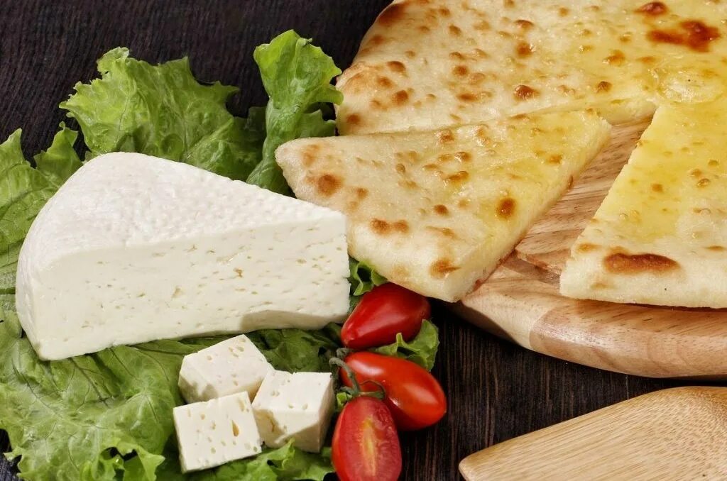 Какой сыр для пирога. Осетинский пирог уалибах. осетинский сыр – цыхт,. осетинский сыр рассольный. горный сыр дагестанский.