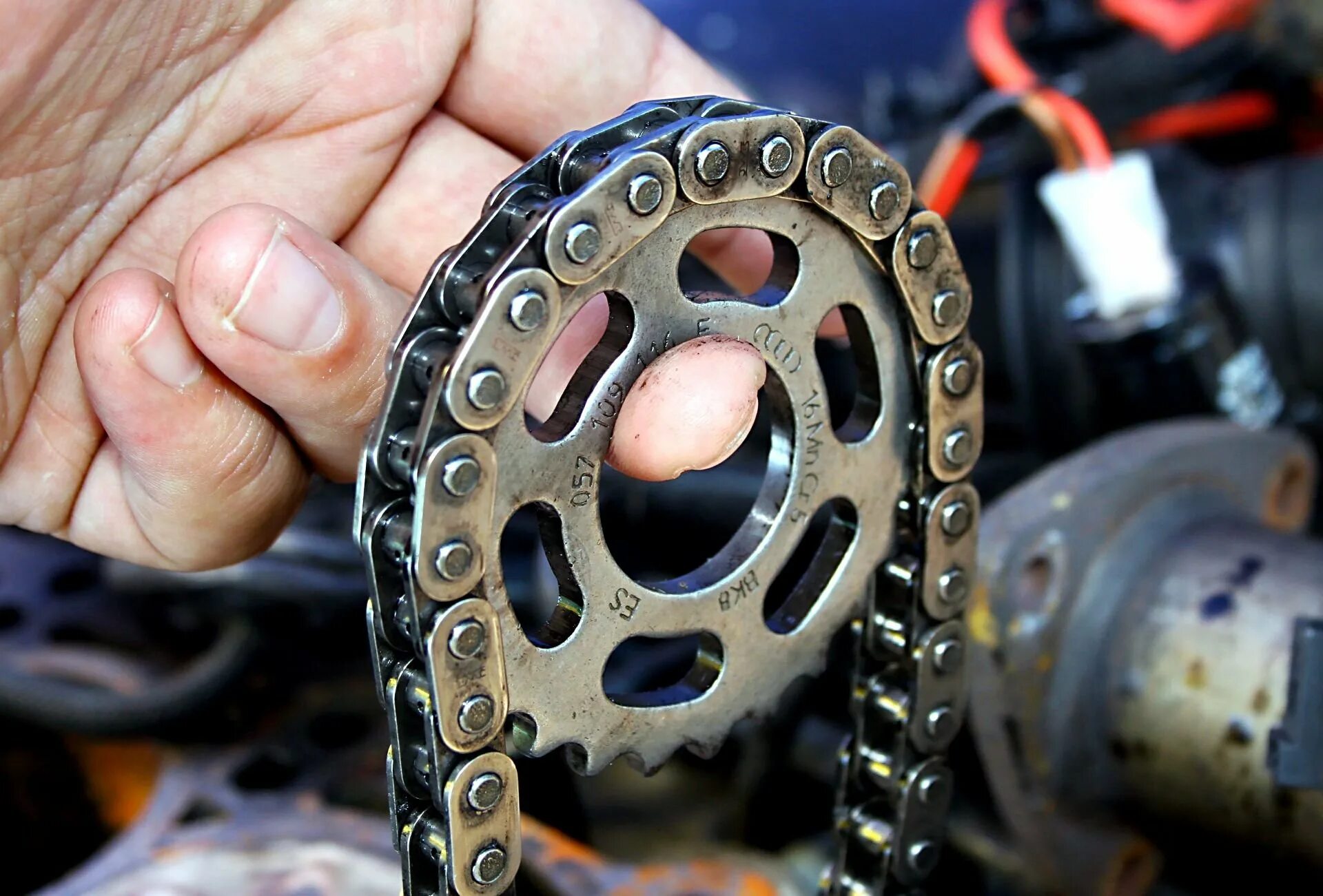 Устройство деталей и приводов газораспределительного механизма. Мотор грм цепь w124. Ест грм. Шестеренчатый привод грм vw r5. Механизм грм ваз 2109.