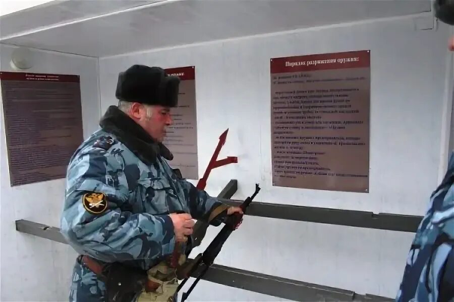 организация караульной службы. часовой на посту. требования безопасности в карауле. несение караульной службы в армии рф. разряжание оружия в карауле.