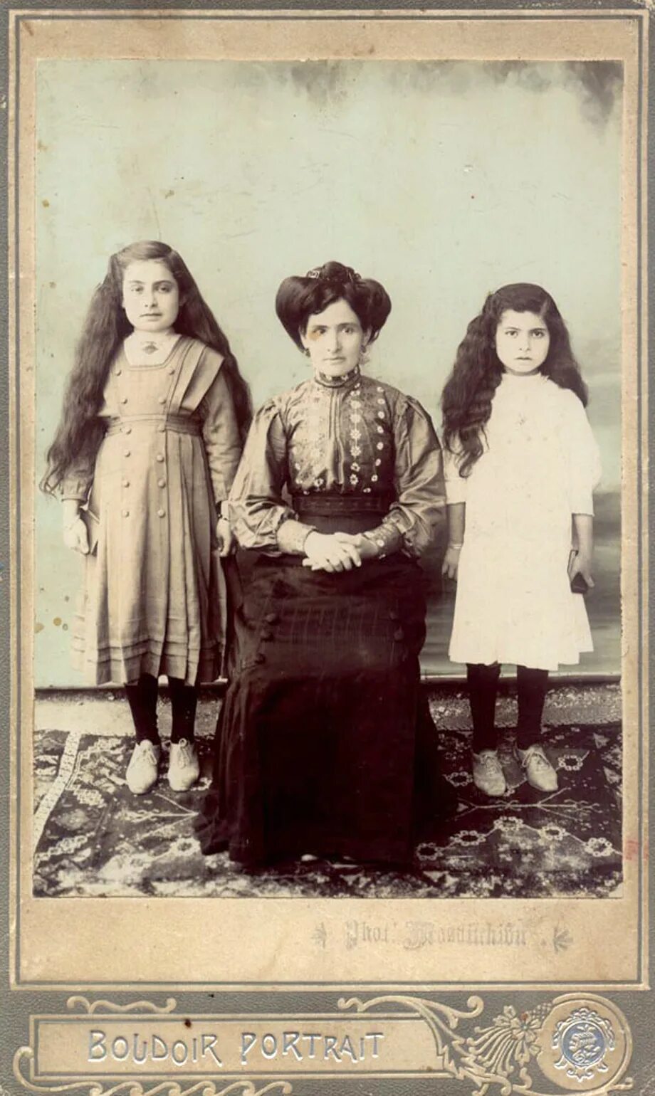 Армянский национальный костюм карин. Древние армянки. Татары кавказа 19 век. Этнография армян. Старый армянин.