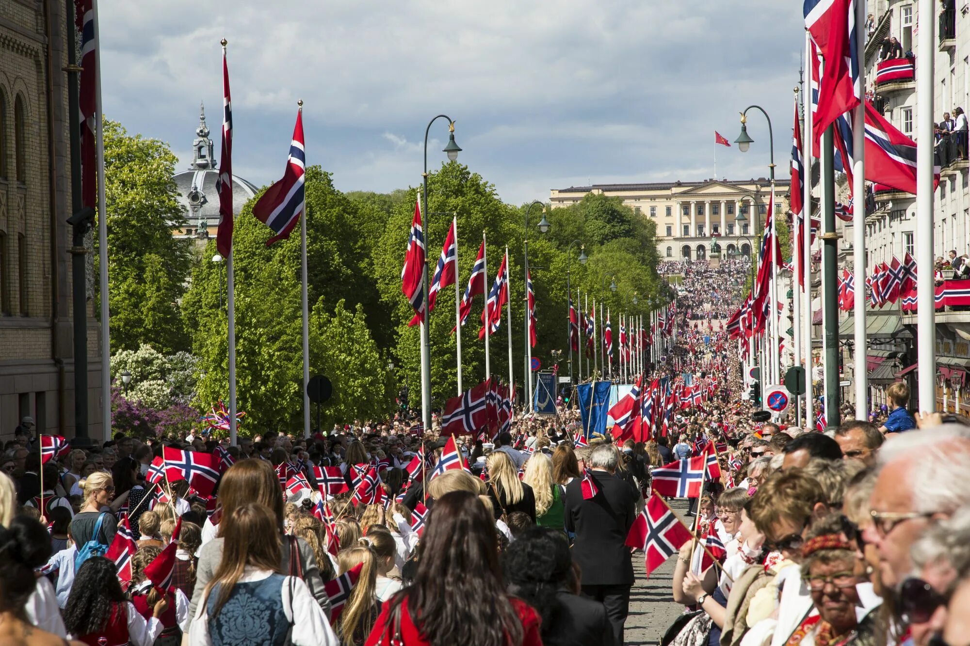 Пестрое население. Народы Норвегии. Население Норвегии. Норвегия люди. Норвегия праздники.