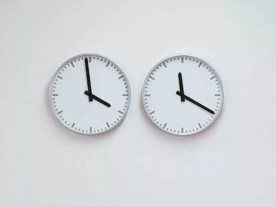 часы настенные. Tromma тромма настенные часы, белый25 см. часы настенные деревянные. часы-systeme roskopf patent cinema. 2 clocks.