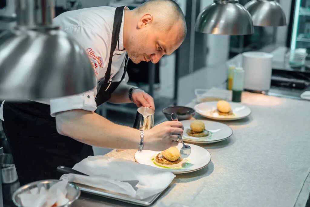 Удивить повара. Повар удивлён. Восточный повар. Удивить повара. Сумасшедший повар.