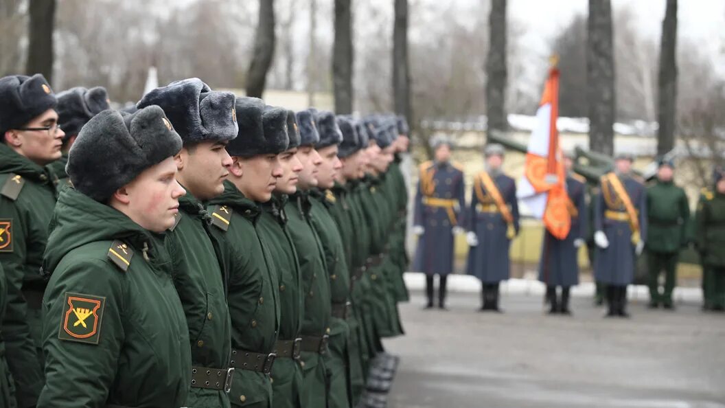 В москве есть военное положение. Военная служба. Осенний призыв 2021. Срочная служба. Призывники.