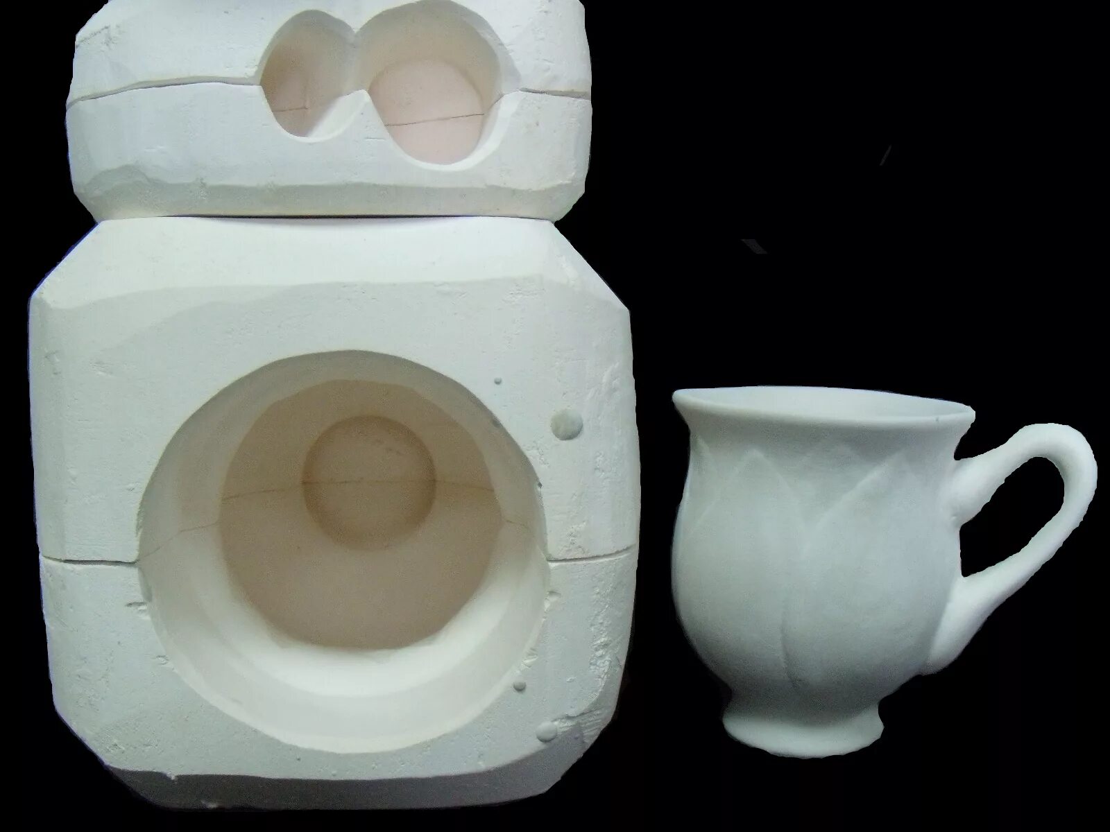 Шликерное литье в гипсовые формы. Шликерное литьё керамики изделия. Шликерное литьё керамики технология. Гипсовые формы для шликерного литья.