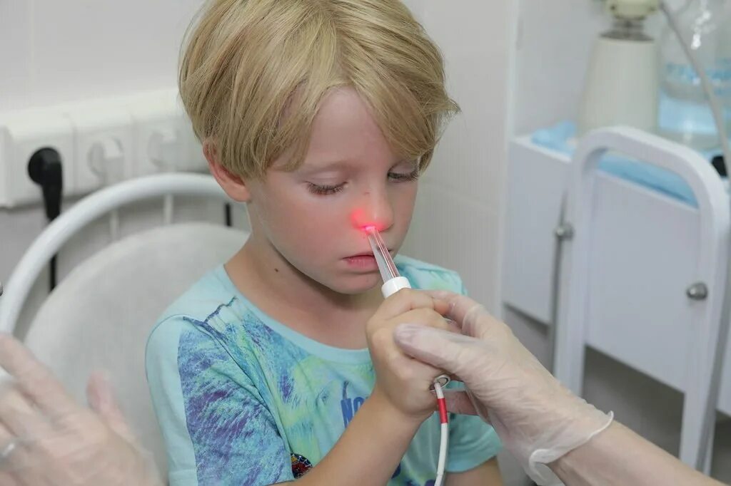 Синусит, ринит, гайморит у ребенка. Дарсонвализация носа детям. При насморке детям. Заложен нос 1 год