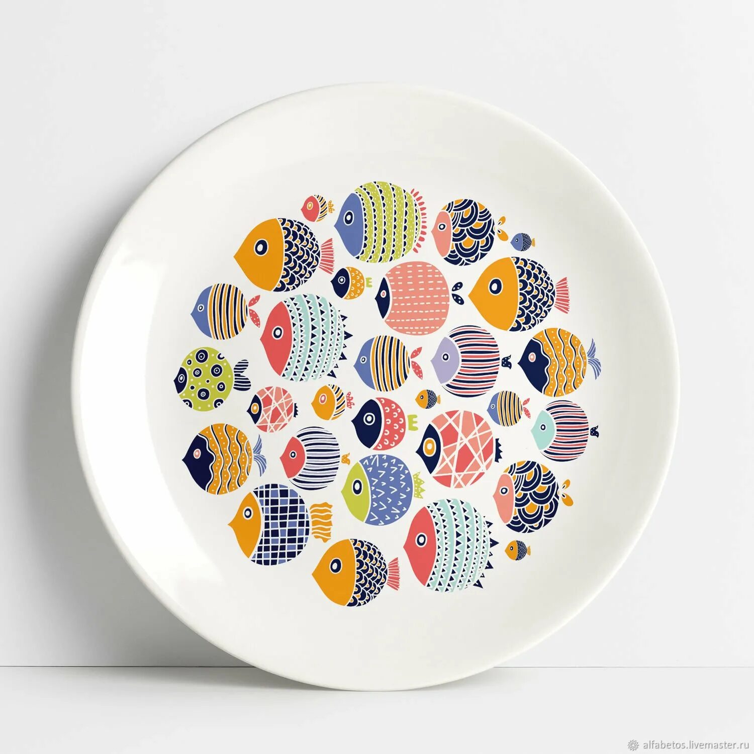 Интересная тарелка. Керамическая тарелка. Дизайнерские тарелки. Необычные тарелки. Тарелка с рыбками.