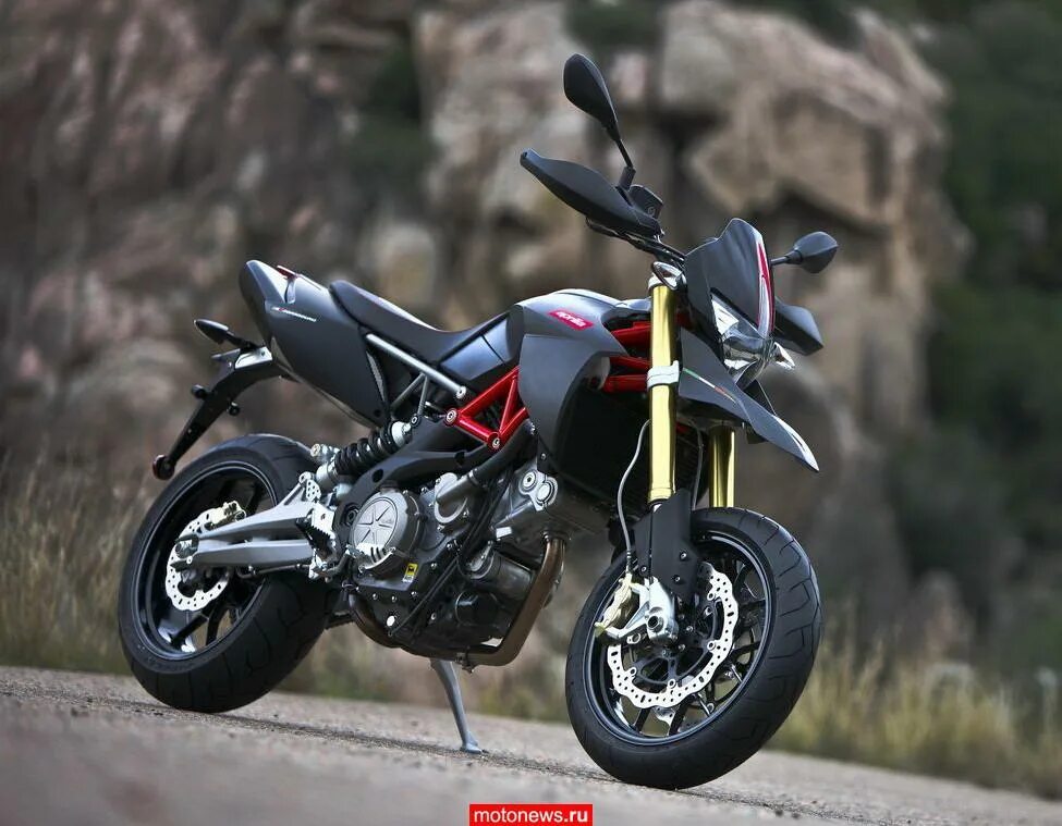 Недорогой мотоцикл для новичка. Недорогой мотоцикл для новичка. Aprilia smv 750 dorsoduro. Мотоцикл априлия пегасо 650. Buell blast 500.