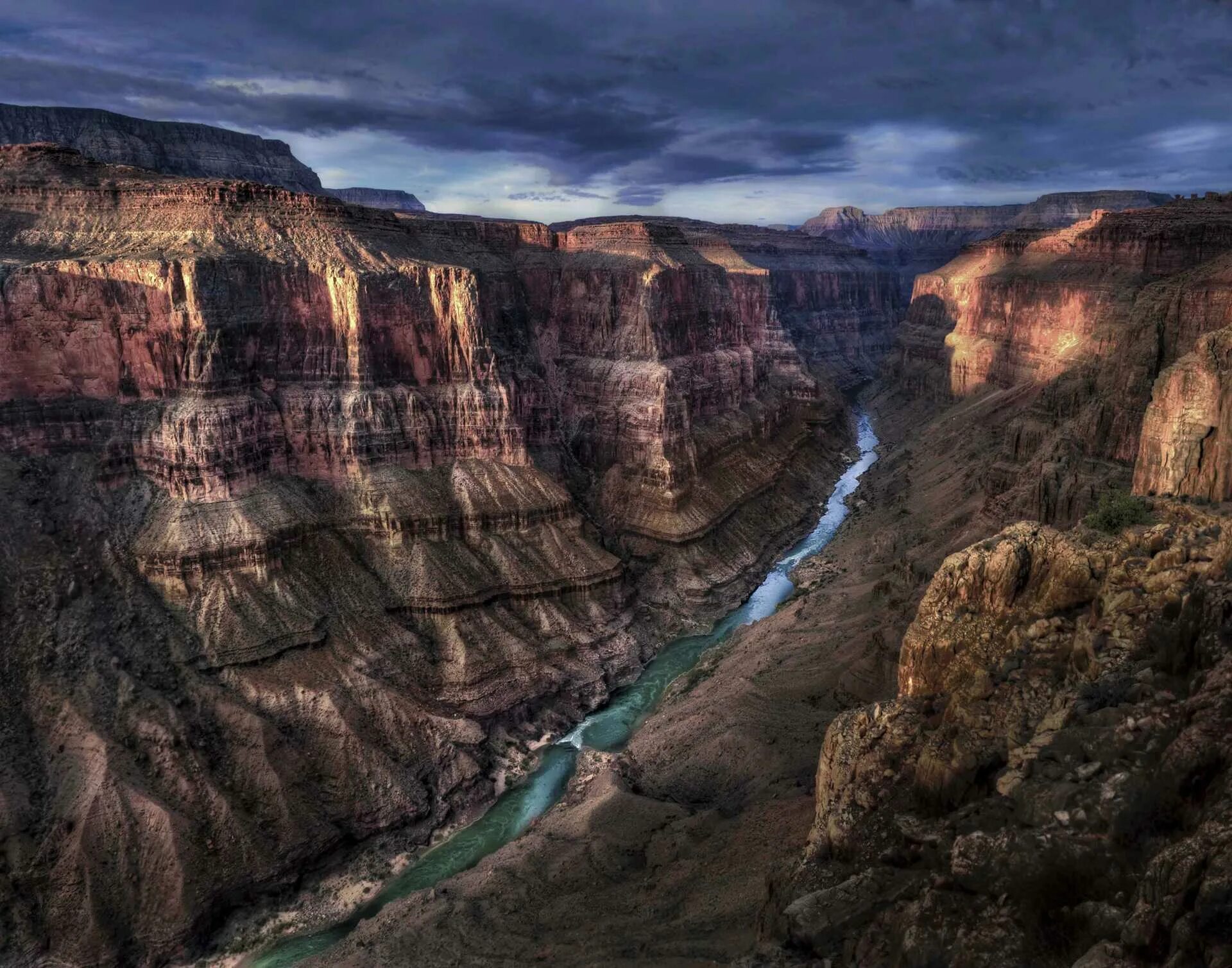 Самые высокие каньоны. Американский "гранд каньон". Гранд каньон и река колорадо. Большой каньон реки колорадо. Большой каньон аризона.