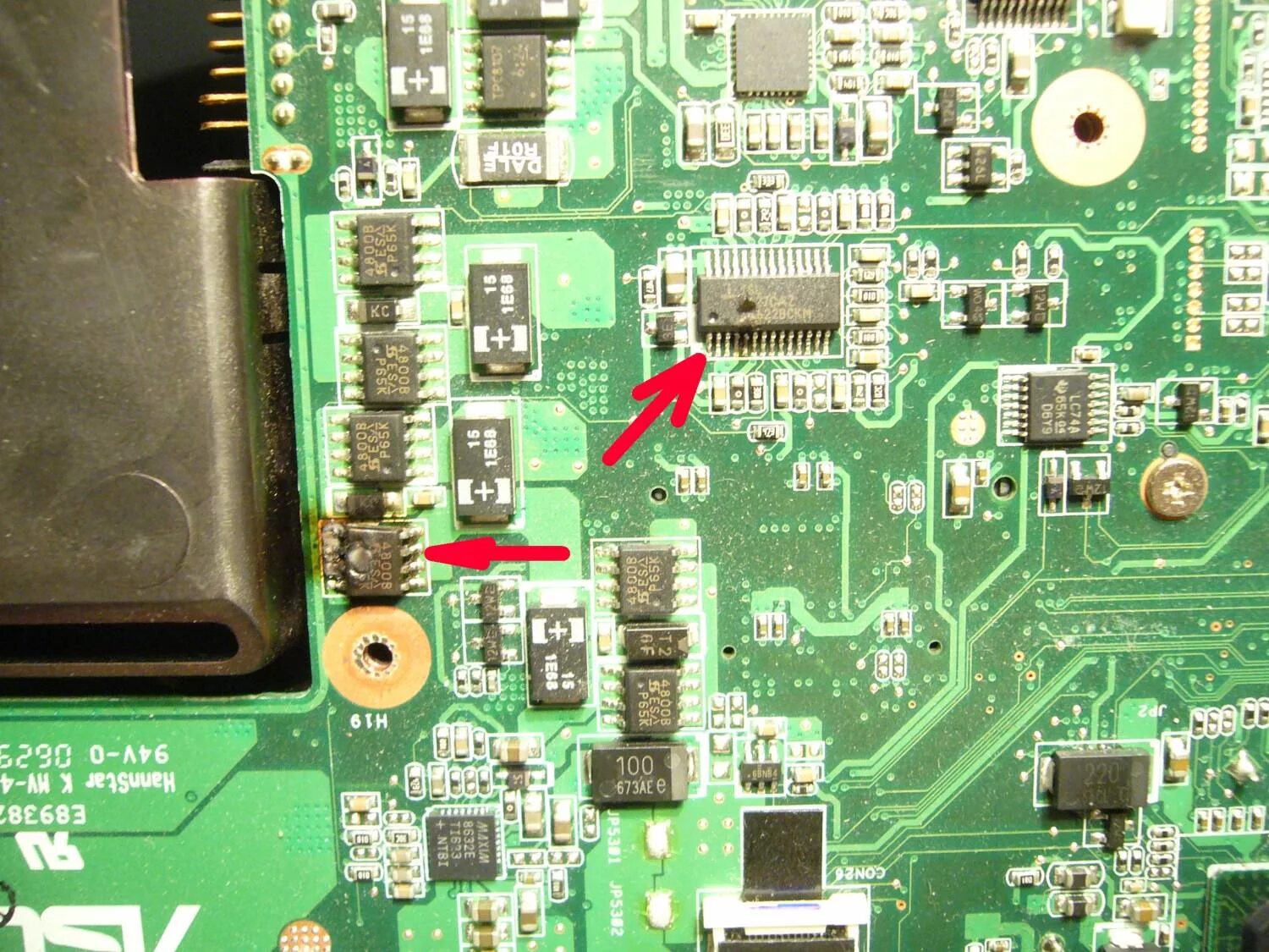 перепутал полярность при зарядке. перегоревшая микросхема. предохранитель на плате видеорегистратора. ремонт питания видеорегистратора. перепутал полярность при зарядке.