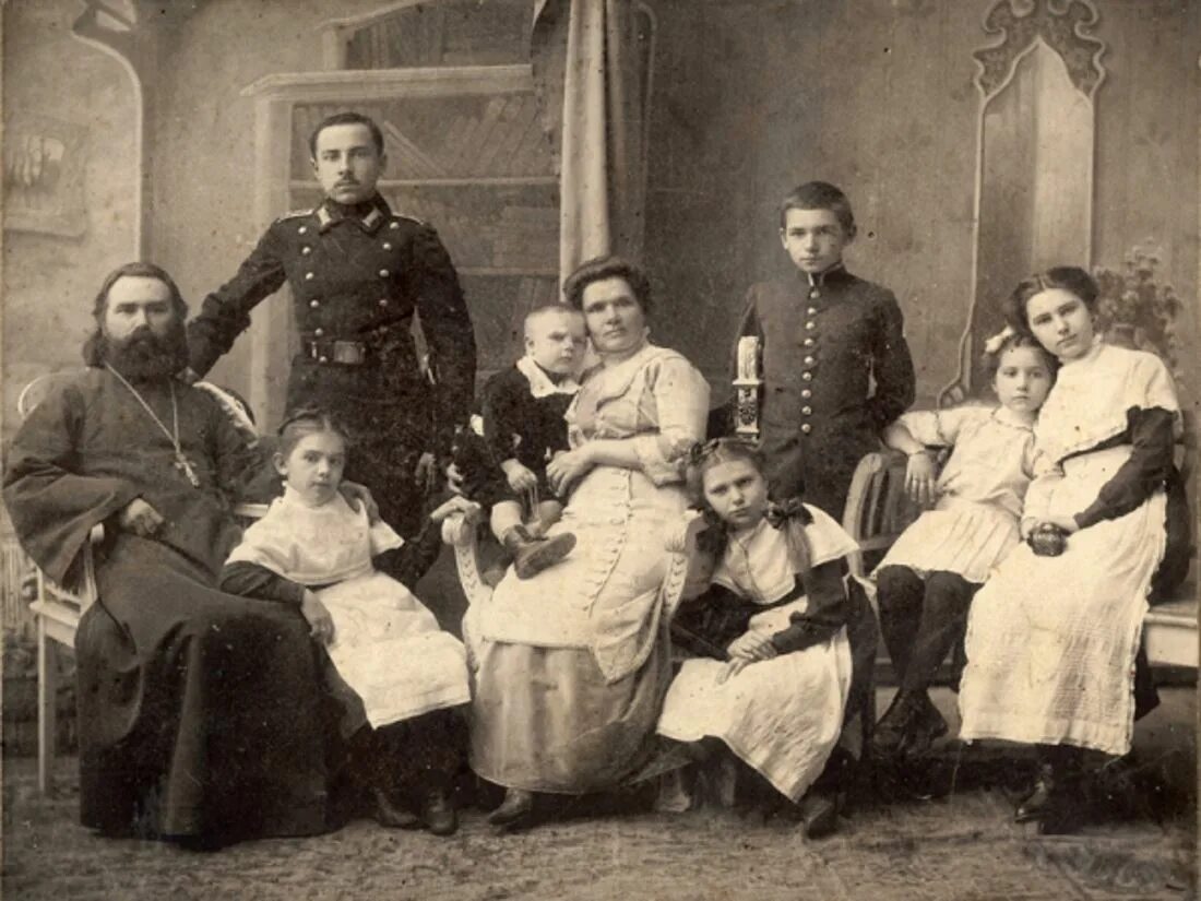 софия орлова дворянская семья 1890. курский губернский предводитель дворянства 1831г григорьев. мещане 19 век. эмиль бэренцен семейный портрет. семейный портрет начала 20 века.