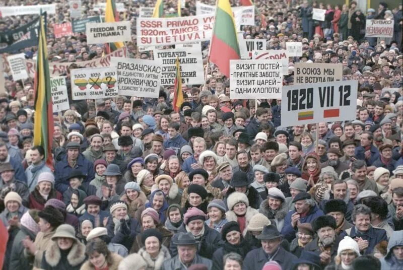 Литва латвия эстония. Кризис прибалтики. Прибалтика нищета. Экономика прибалтики. Кризис экономики эстонии.
