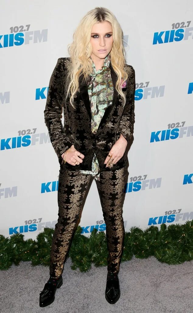 Kesha 2021. Kesha певица сейчас. Kesha певица 2022. Kesha 2022. Кеша сейчас.