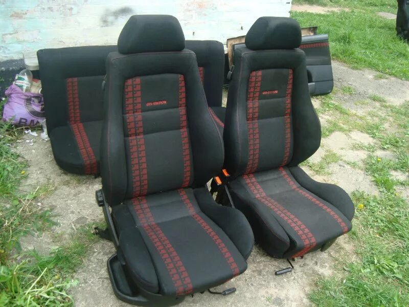 Купить сидения в беларуси. Recaro Golf 3. Golf 3 GTI салон Recaro. Сиденья VW Golf 3. Гольф 3 сиденья рекаро.