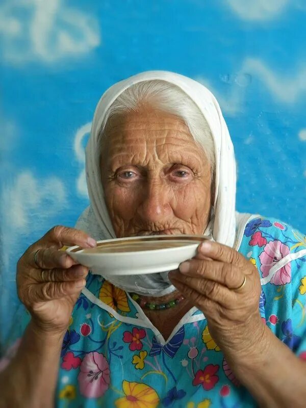 Баба люба живет на байкале. Баба Клава. Бабушка улыбается. Баба Люба. Баба Люба баба баба баба.