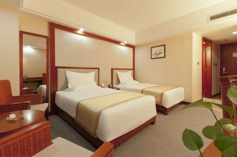 Hyton hotel sanya. Yuhai international resort 4 китай хайнань. Hyton hotel dadunhai. Hyton hotel 4. Super house international 4 пекин.