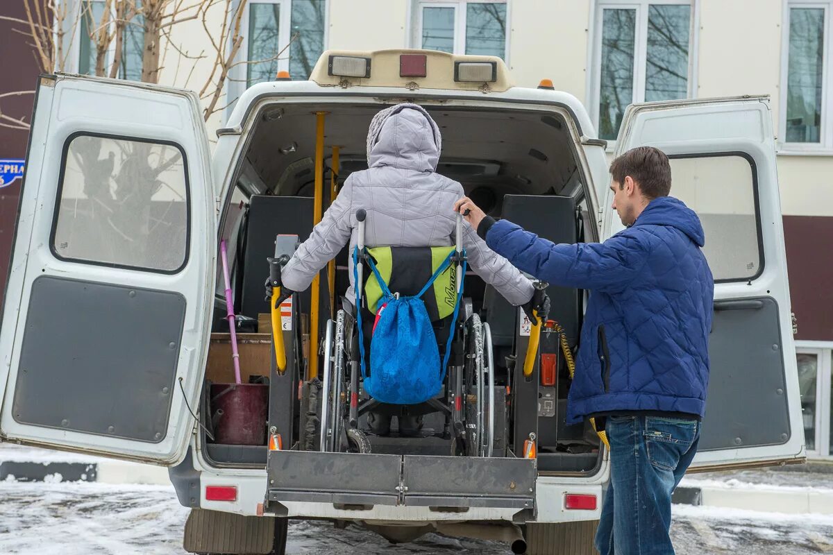 Социальное такси сайт. Социальное такси. Социальное такси для инвалидов. Служба социальное такси. Такси для инвалидов колясочников.