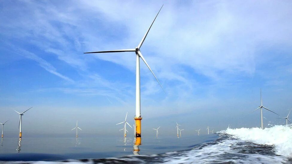 Ветрогенераторы в море. Offshore wind farm. Кольская вэс. Ветрогенераторы energy wind. Ветровой последние.