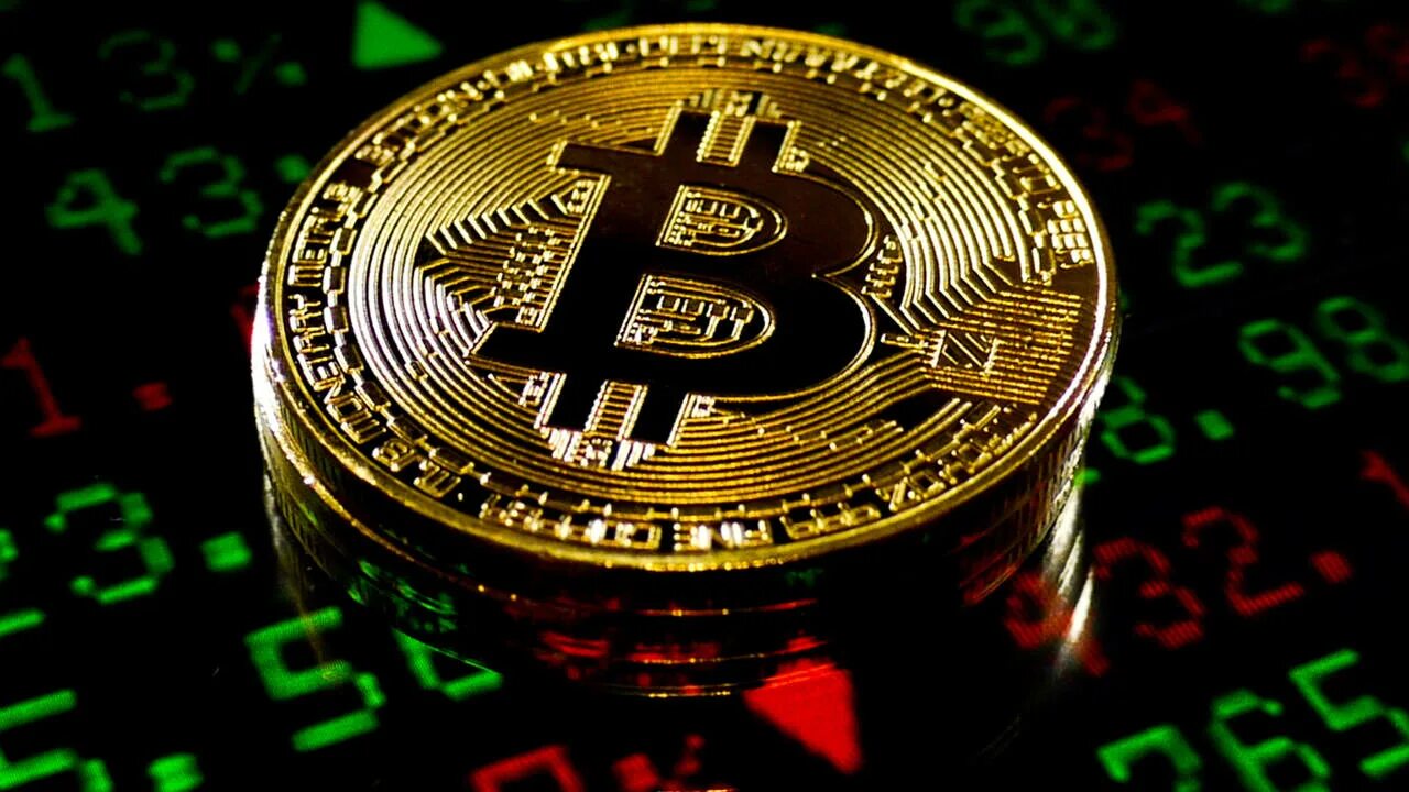 сумма биткоин. Bitcoin 2009. 1000 биткоинов в разные годы. 40000 тысяч в биткоинах. тысяча биткоинов.