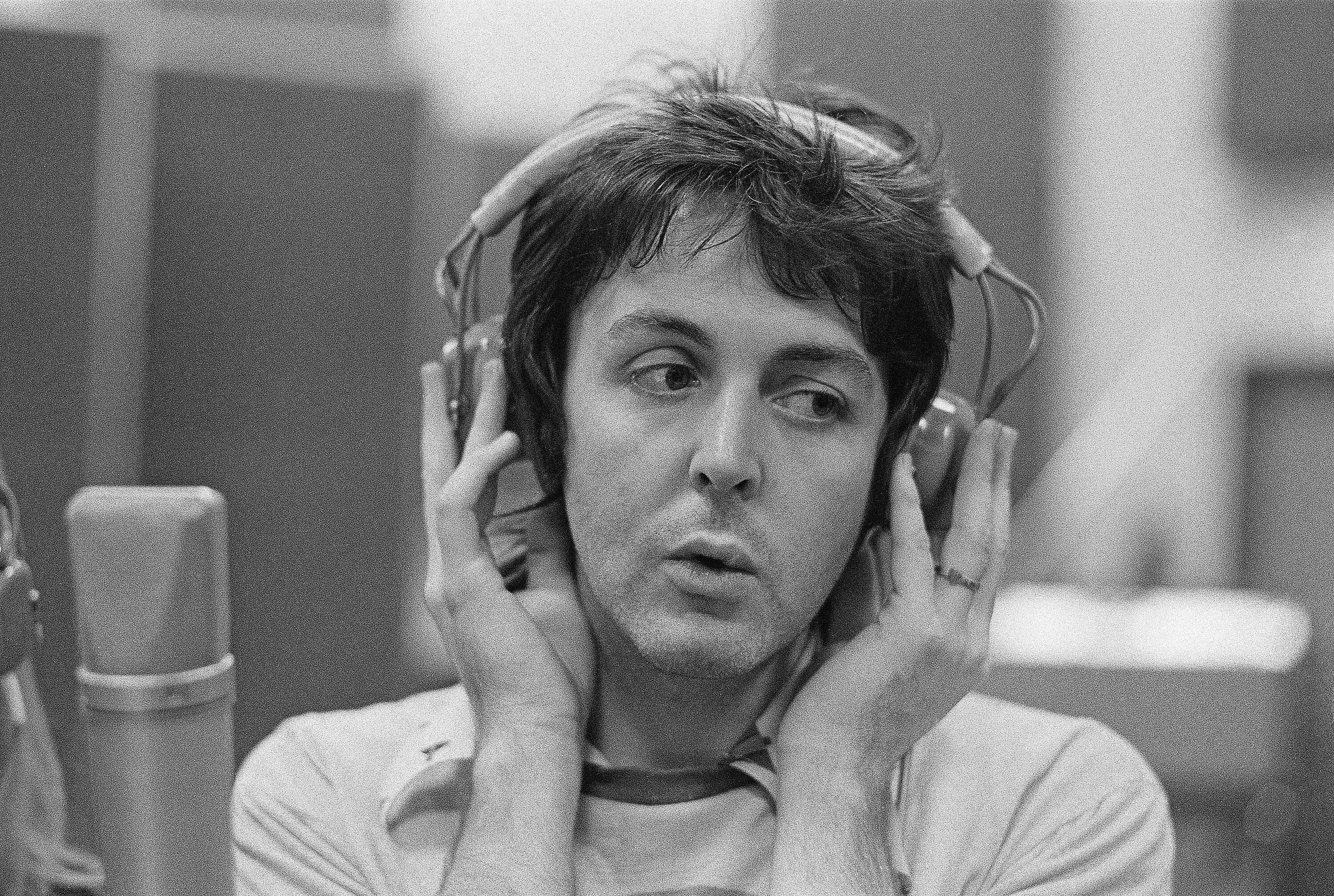 Жизнь пола маккартни. Пол маккартни 1969. пол маккартни 1974. paul mccartney 1971. пол маккартни 1973.