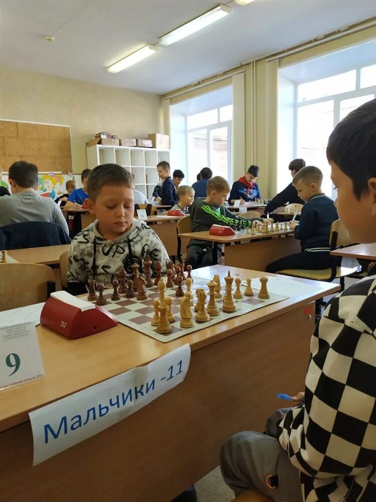 чемпион мира по шахматам карякин. день шахмат турнир по шахматам. шахматный турнир апрель. магнус карлсен 2015. кострома шахматы среди слепых.