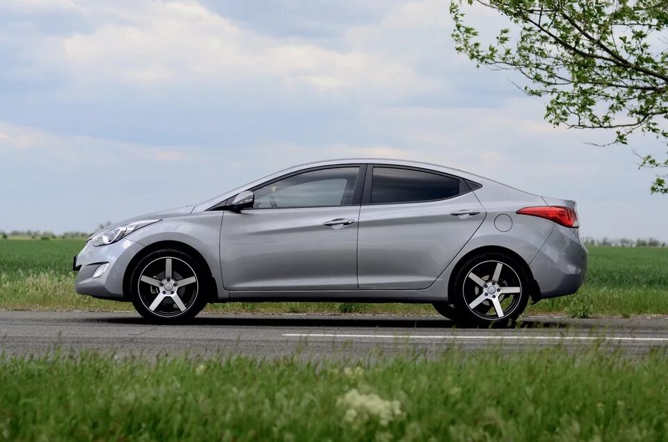 Hyundai Elantra r17. Elantra MD r17. Элантра 5 на 17 дисках. Hyundai Elantra r19.