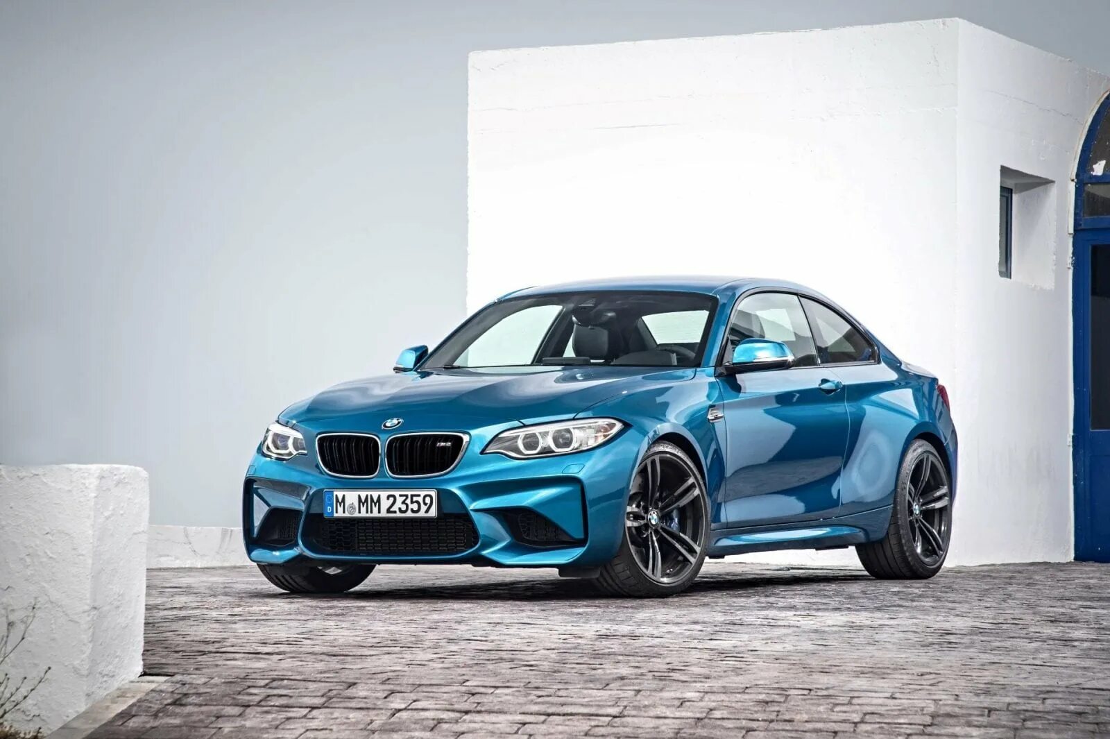 M 2 2 color