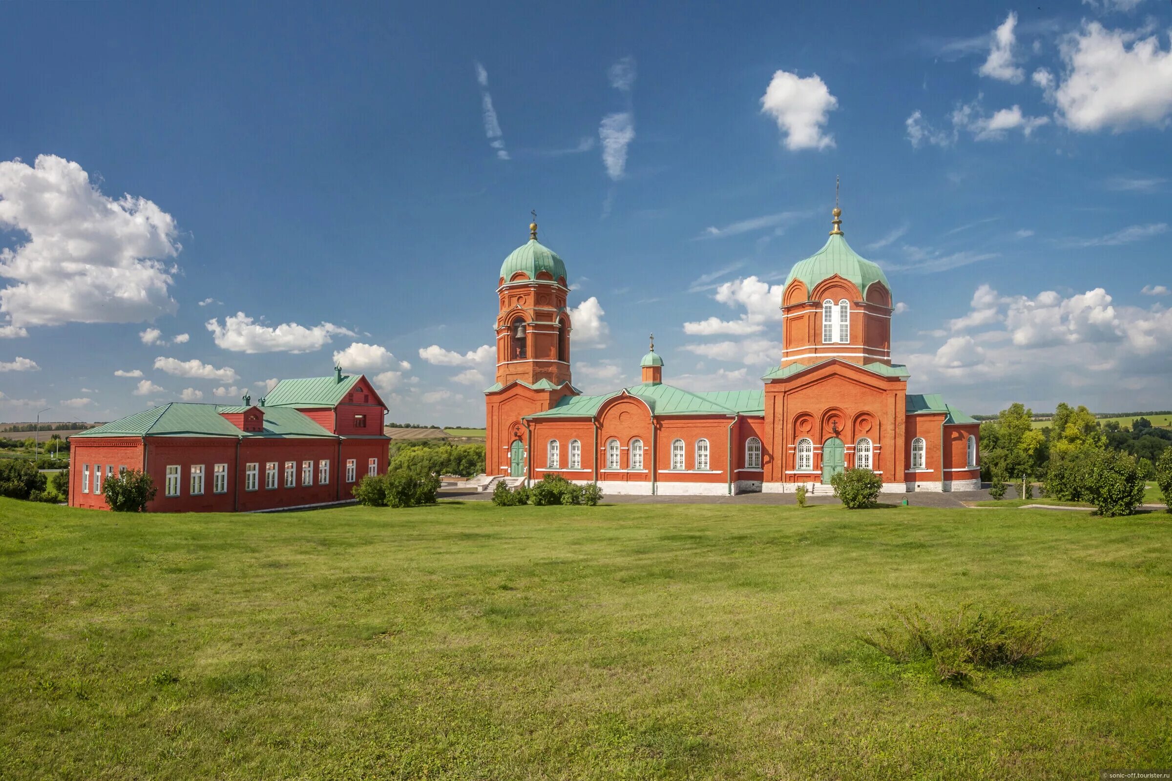 Куликово поле Монастырщина музей. Музей Куликово поле село Монастырщина. Кимовский район Куликово поле. Храм в Монастырщино Тульской области.