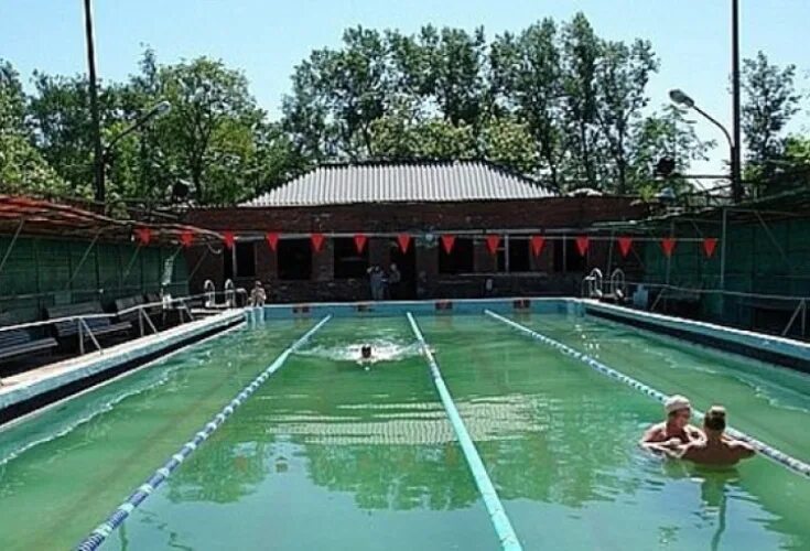 Бассейн на крестовском острове спб. Охта-парк санкт-петербург открытый бассейн. Клуб воздух крестовский остров. Охта парк бассейн под открытым небом. Бассейн на большой пороховской.