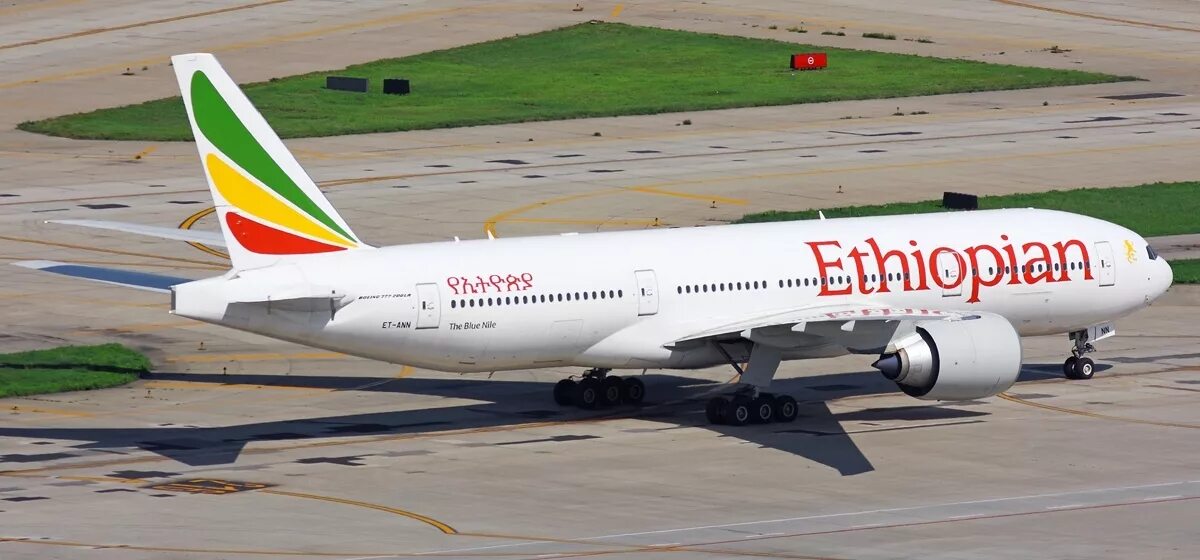 Ethiopian airlines рейс. Эфиопиан Эйрлайнс. Ethiopian самолет Ethiopian Airlines. Boeing 777-200lr Ethiopian Airlines. Et761 Ethiopian Airlines места.