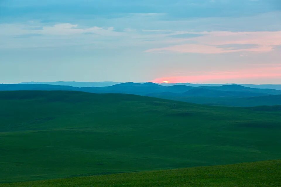 Озеро степное забайкальский край. Даурские степи Забайкальский край. Ландшафты Даурии. Ландшафты Даурии ЮНЕСКО. Гора Цаган-обо Забайкалье.