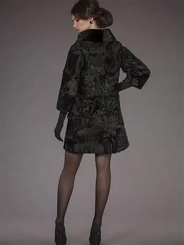 Шуба из каракуля 2022. Шуба valentino каракуль 2020. Голубой каракуль шуба. Модные каракулевые шубы 2022 модные. Каракульча марко варни.