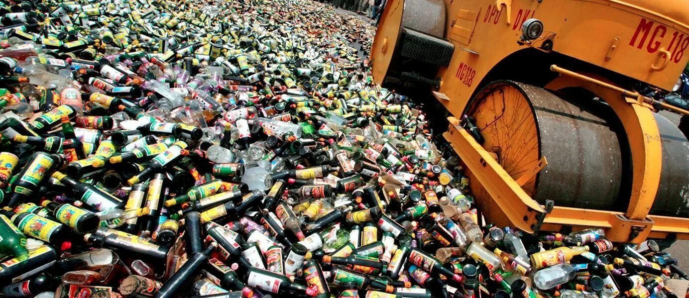 торговля контрафактом. контрафактные товары. контрафактная продукция продукты. контрафакт одежды. торговля контрафактом.