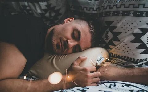 Ложу руку под подушку