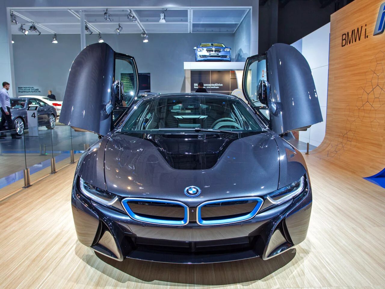 Купить машину до 1 млн. BMW спорткар i8. BMW i8 черная. BMW i8 за 1000000. БМВ i8 за 15 миллионов.