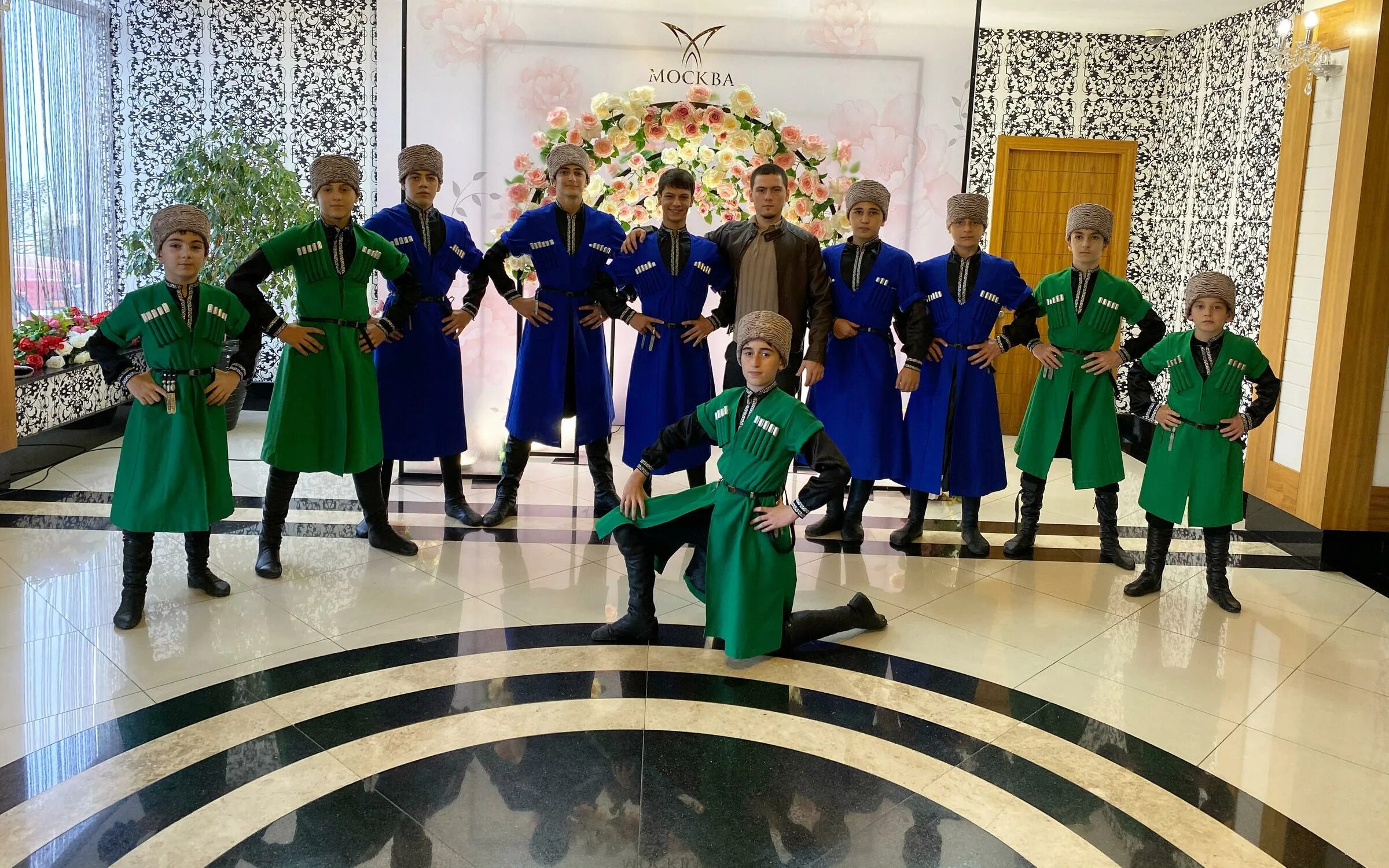 Ансамбль дагестан махачкала. Студия лезгинки. Руководитель ансамбля горец владикавказ. Студия лезгинки. Ансамбль лезгинка махачкала.