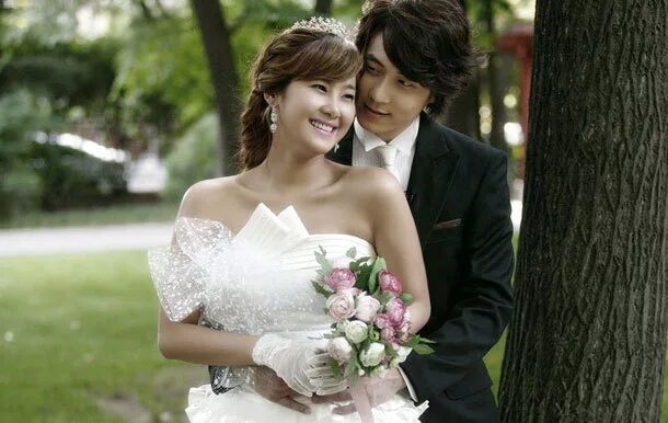 They have just got married. Genshin lisa get married. Солби. They have just got married. Мужик в платье мем на свадьбе.