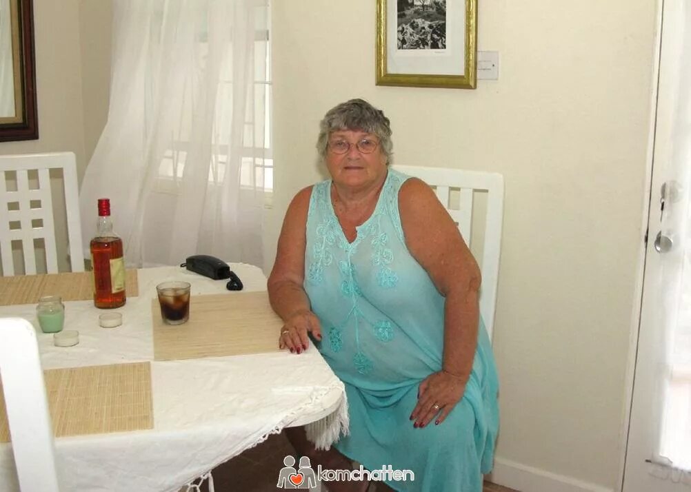 Grandma libby. ГРЕННИ Либби. ГРЕННИ Либби Эллис. Бабушка Libby Ellis. Бабушка Libby Ellis в молодости