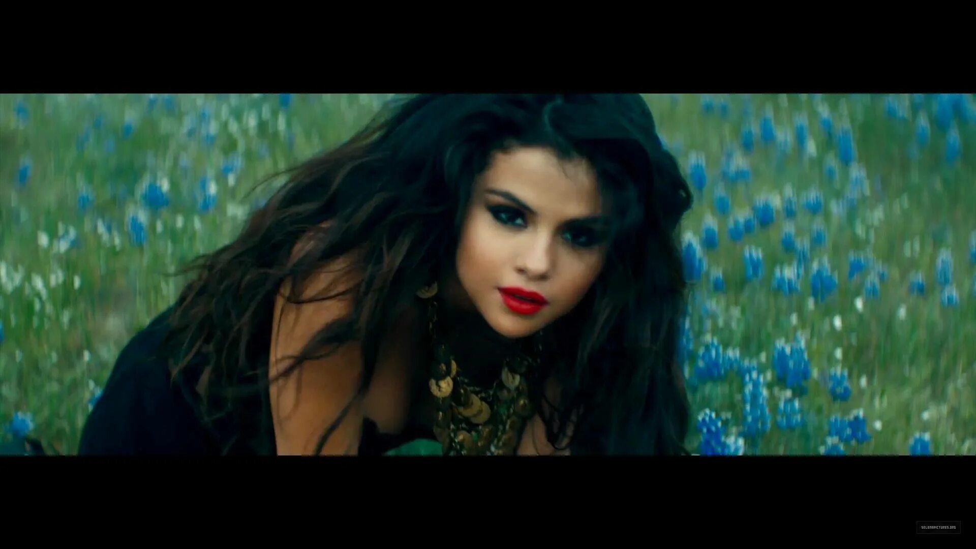 Come and get off. Selena gomez come get it.