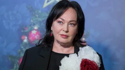 Мини юбка киген және трусикисіз жас сексуалды қыздардың бейнелері