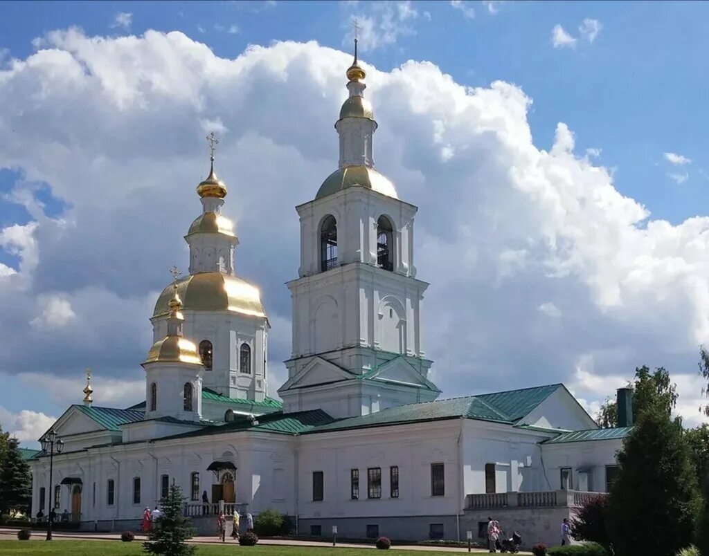 Свято троицкий нижегородская область. Казанская Церковь Дивеевского монастыря. Храм Рождества Пресвятой Богородицы в Дивеево.