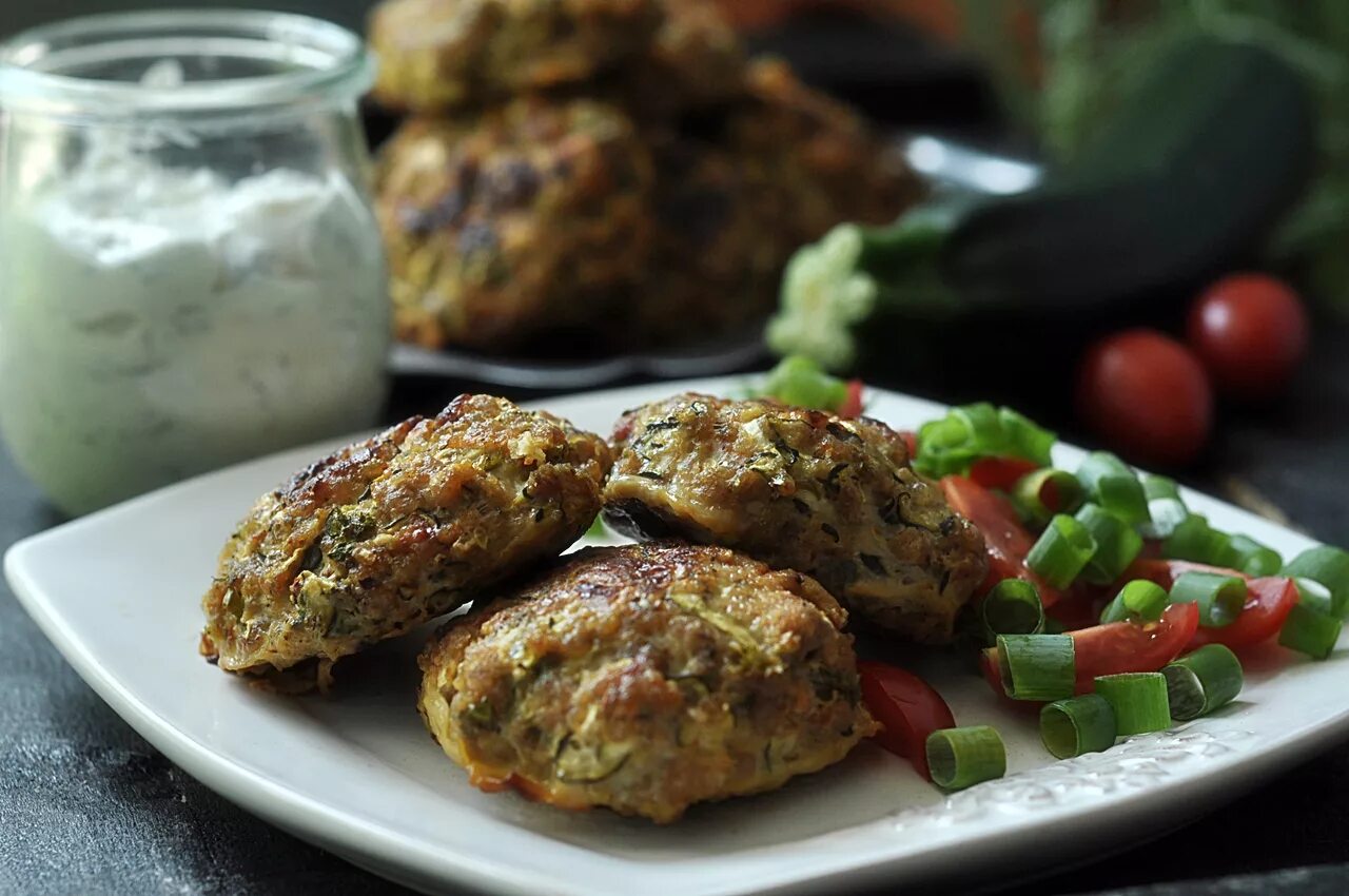 котлеты с кунжутом. как приготовить котлеты из конины. котлеты. котлеты в баранках. как приготовить котлеты из конины.