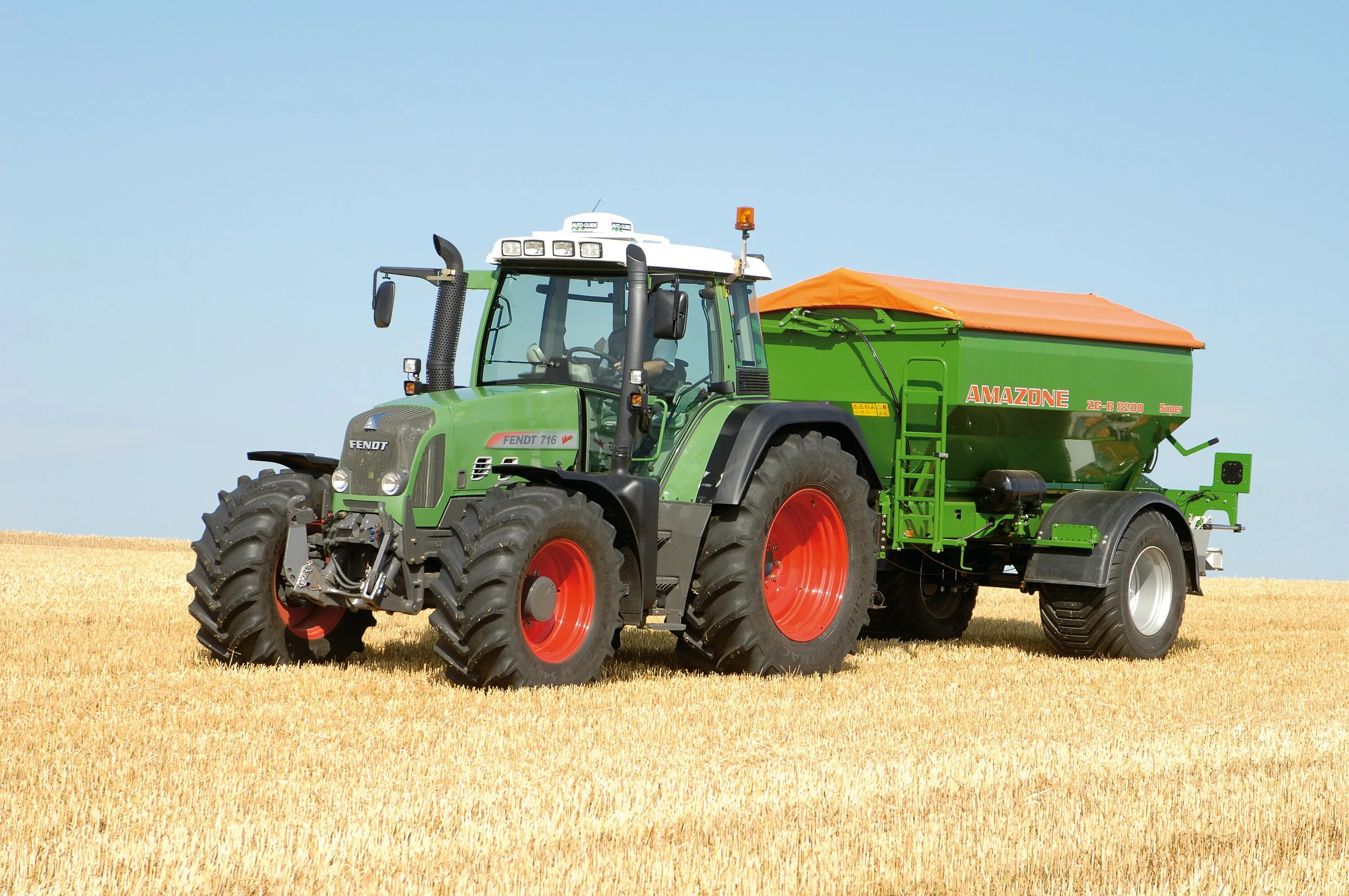 Комбайн машина трактор. Трактор Фендт 716. Fendt 716 Vario. Трактор сельхозтехника 2022 Фендт. Fendt 939 Vario.