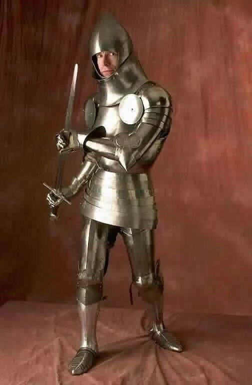 Французский конный рыцарь 14 века. Польские рыцари начала 16 века. Доспех французского рыцаря 14 века. Тёмный рыцарь 1 часть 2005. Рыцарь xii-xiii вв.