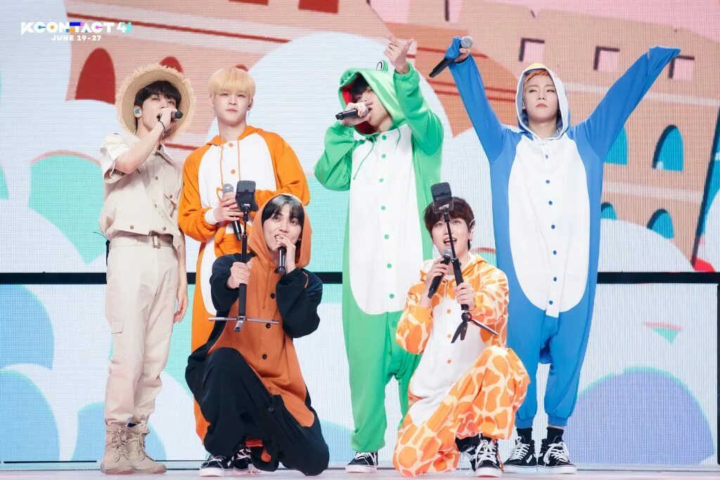 Шоу дай 2. Space of sound fiesta de la reina miguel. Space of sound fiesta de la reina miguel. Участники группы энхайпен. Night2day москва.