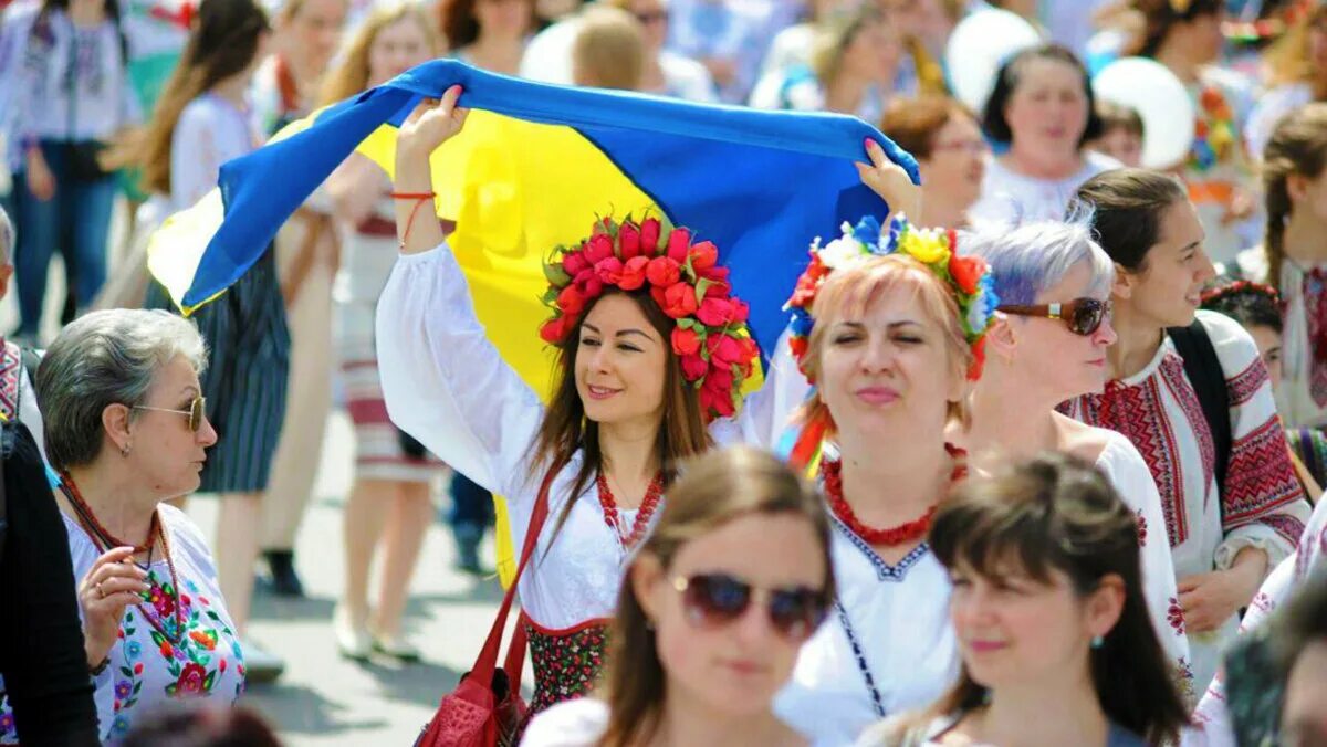 Ukrainian people. Жители Западной Украины. Население Украины. Люди в вышиванках. Украинцы люди.