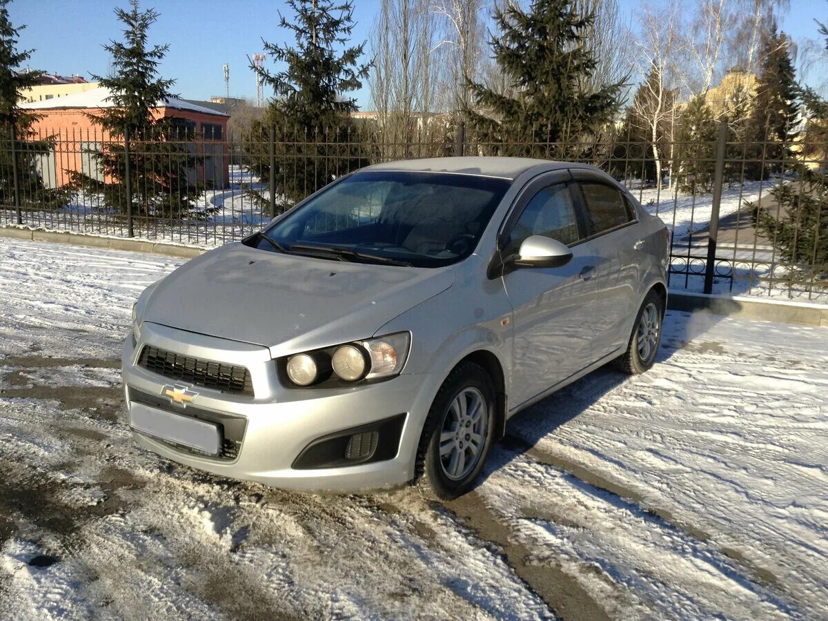 Омск шеви. Машина Шевроле Авео Золотая. Омск Автобан Коммунальная Шевроле Авео. Авео 2012 1.6 воздушный. Шевроле ll.